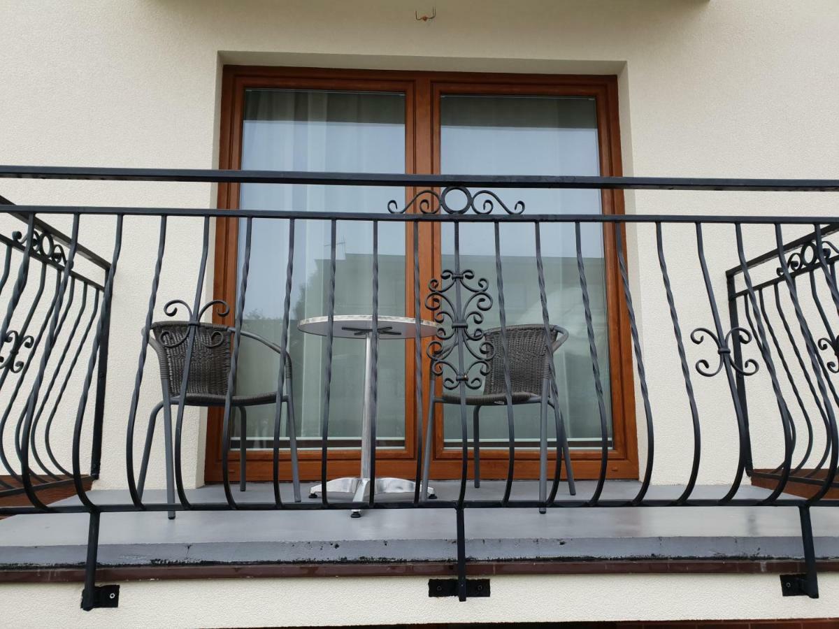 Dom Jastrzebia Z Basenem I Jacuzzi Lägenhet Jastrzębia Góra Exteriör bild