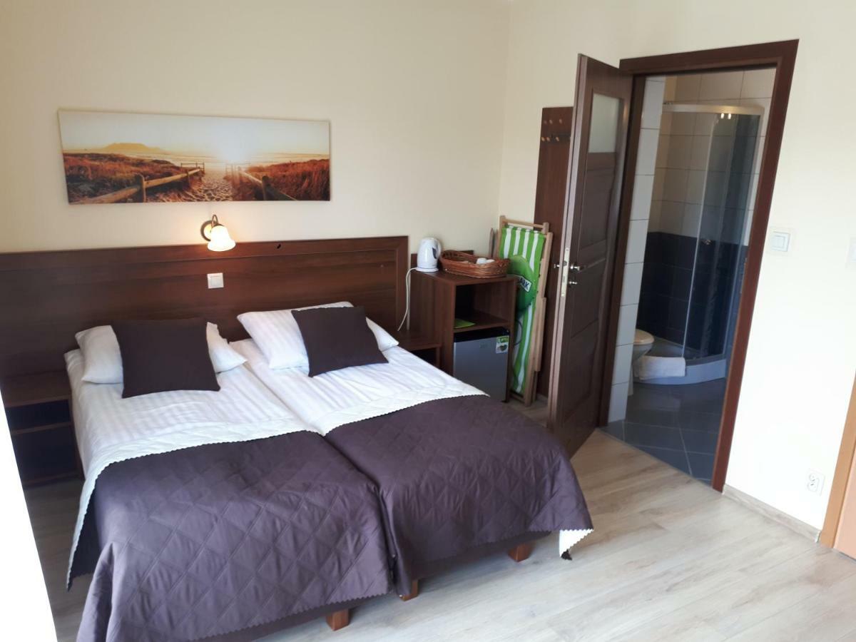 Dom Jastrzebia Z Basenem I Jacuzzi Lägenhet Jastrzębia Góra Exteriör bild