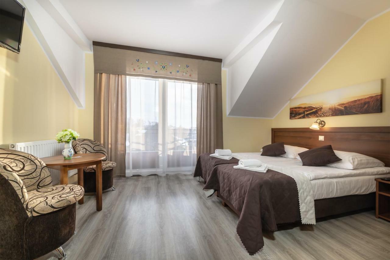 Dom Jastrzebia Z Basenem I Jacuzzi Lägenhet Jastrzębia Góra Exteriör bild